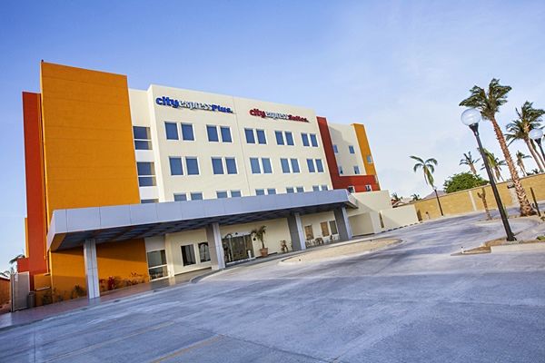 City Express Plus By Marriott Cancun Aeropuerto Riviera Hotel Exterior photo