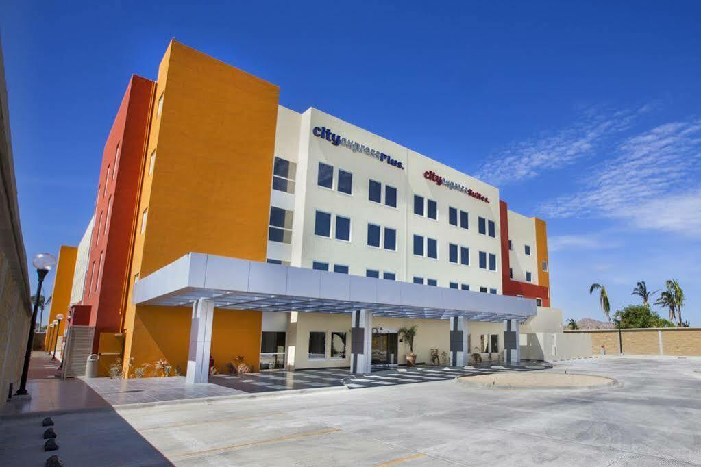 City Express Plus By Marriott Cancun Aeropuerto Riviera Hotel Exterior photo